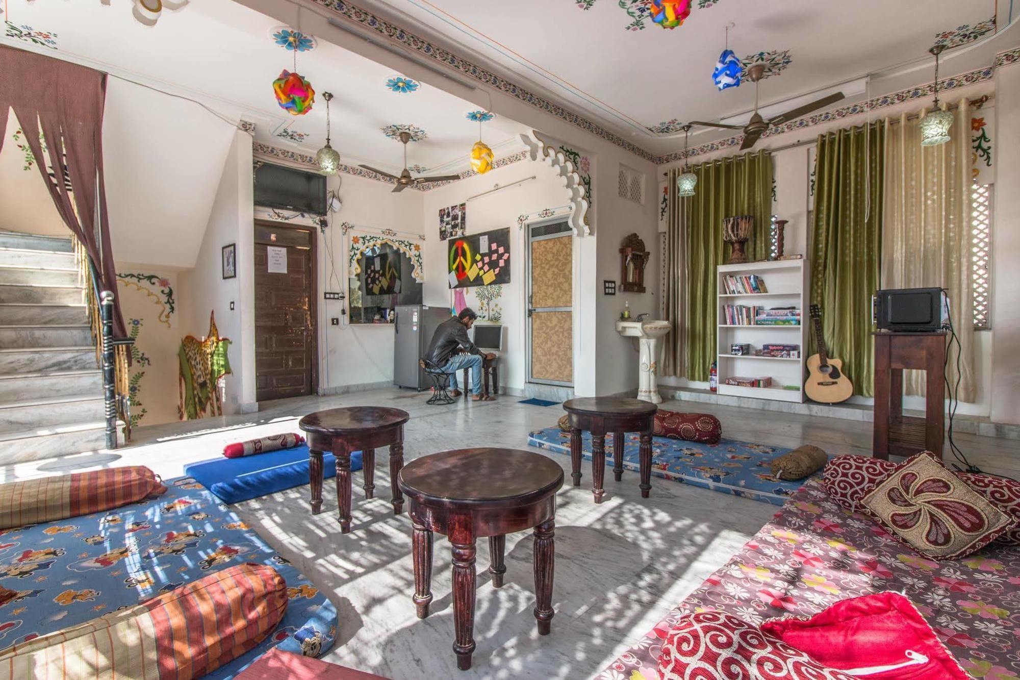 Backpacker Panda Lake Pichola Ουνταϊπούρ Εξωτερικό φωτογραφία